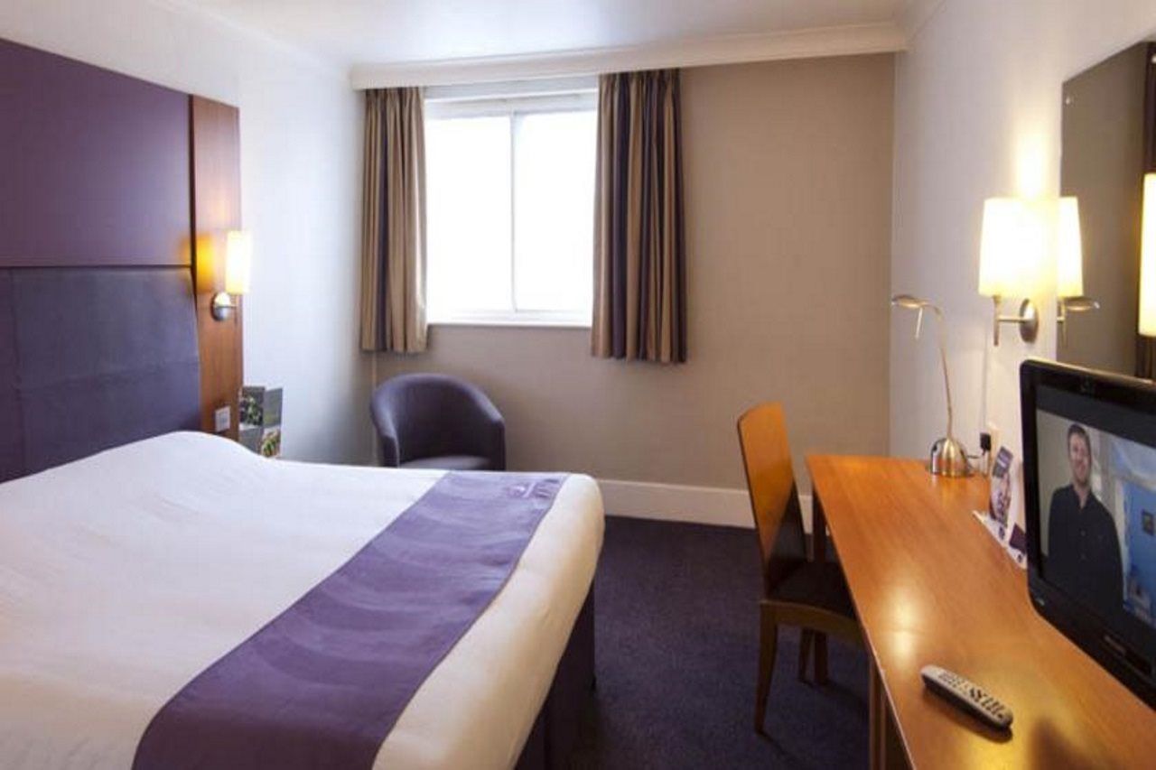 Premier Inn Glastonbury Luaran gambar